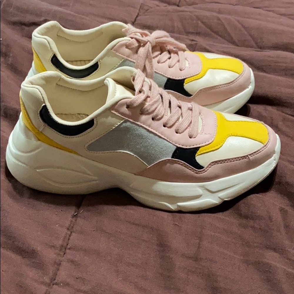 Cupid Brand Leather Sneaker. EUC!